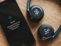 Czy iPhone ma Bluetooth? Włączanie, parowanie i rozwiązania