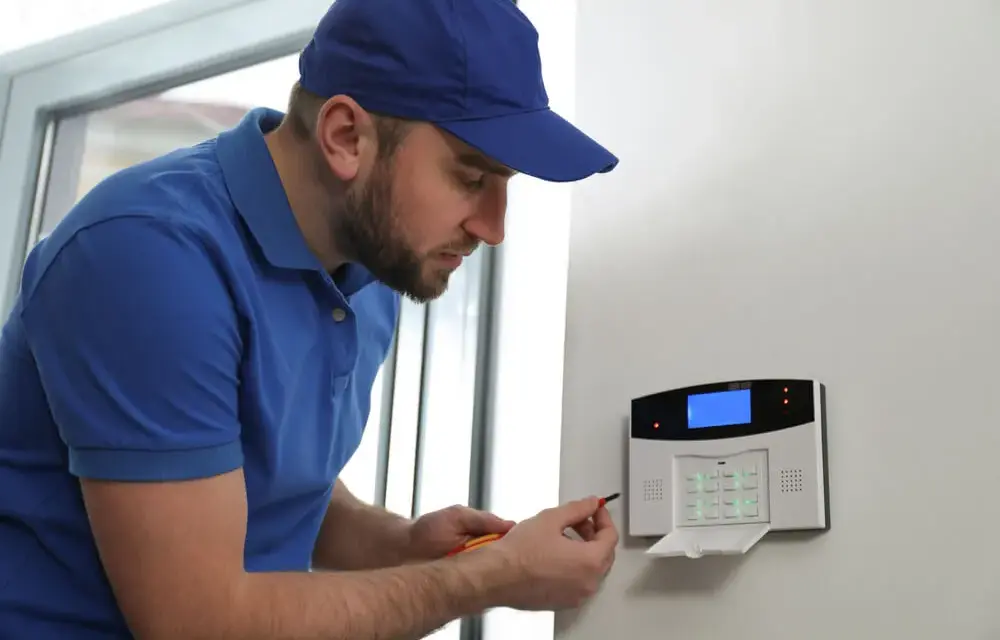 Jak zamontować alarm w domu? Poradnik krok po kroku