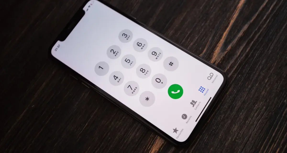 Jak odrzucić połączenie na iPhonie? Proste metody i triki