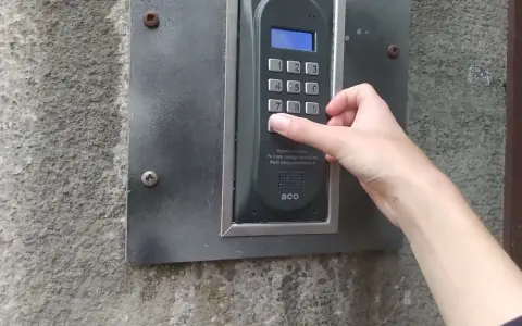 Jak odblokować domofon? Sprawdzone metody i porady