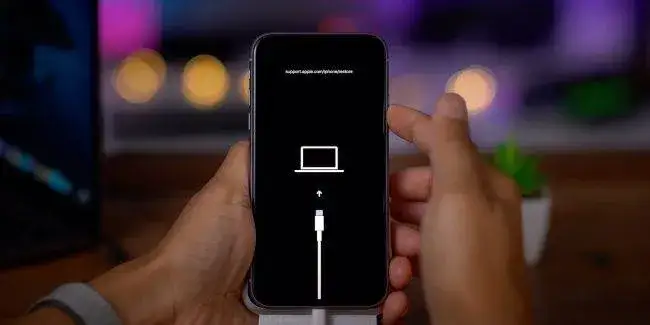 iPhone w trybie awaryjnym lub recovery mode